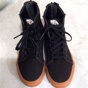 VANS Child Shoes Size 2.5 Color Black.  Semi New.